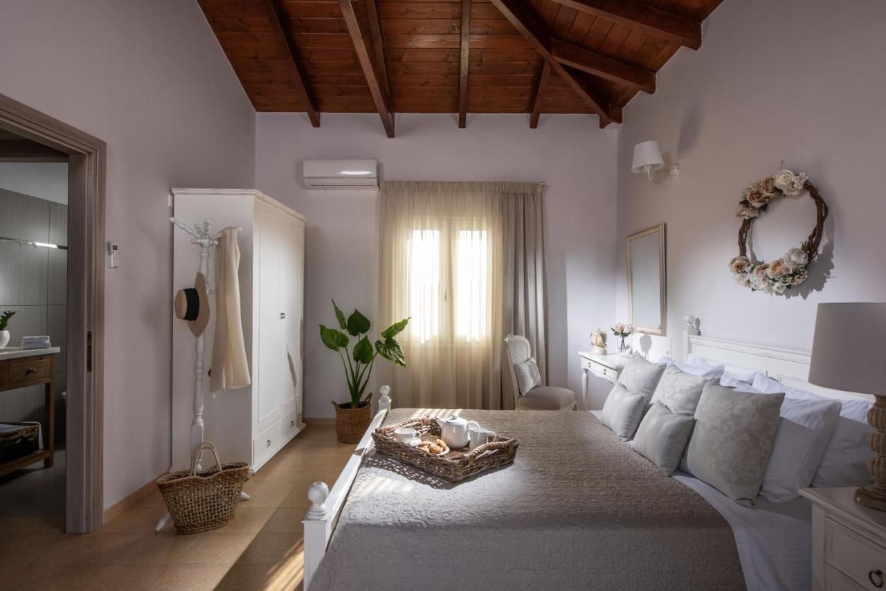 Filothei Beach House With Pool カラマキ エクステリア 写真