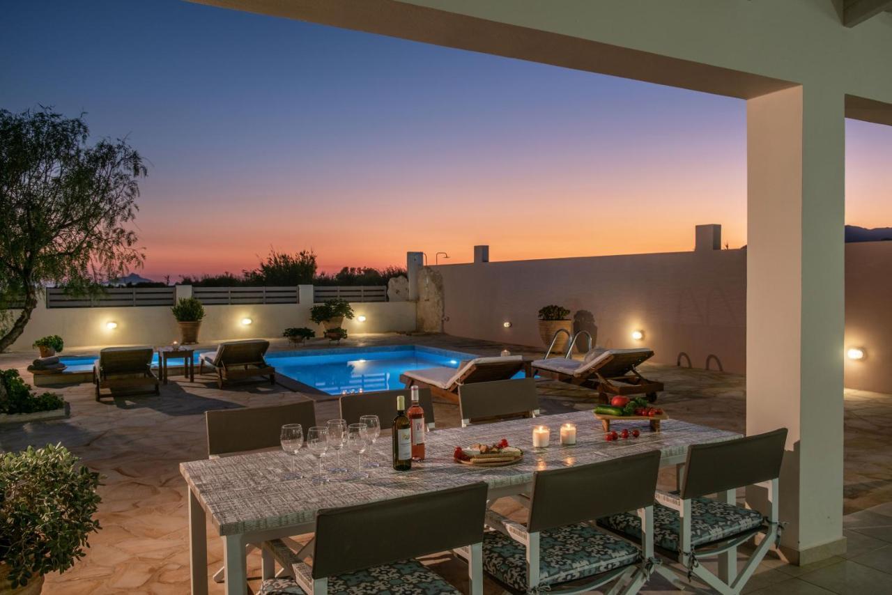 Filothei Beach House With Pool カラマキ エクステリア 写真