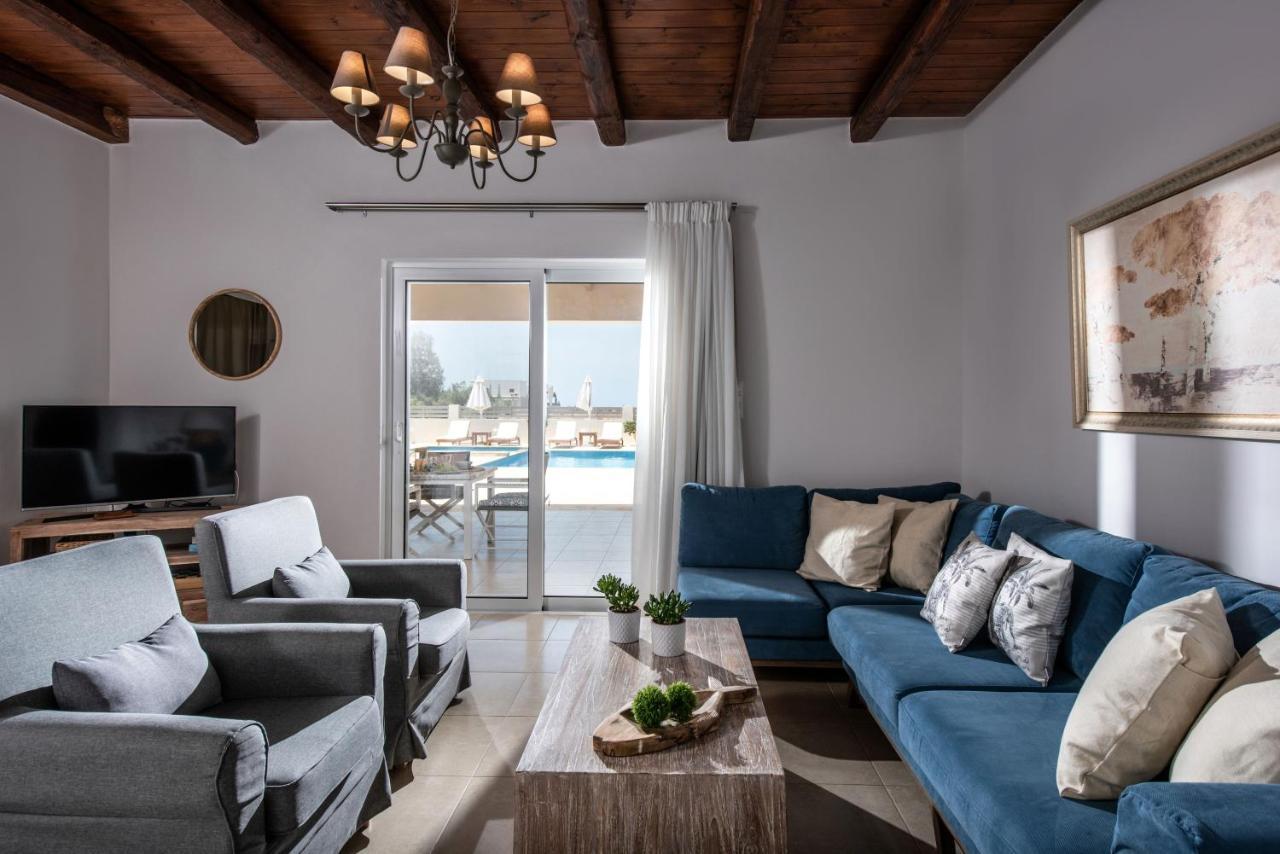 Filothei Beach House With Pool カラマキ エクステリア 写真